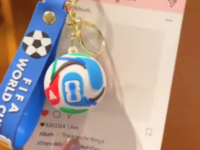 Custom mini tennis and soccer keychains wholesale for World Cup fan merchandise