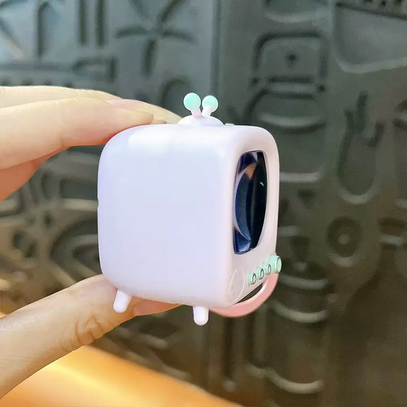 Creative Cat TV Keychain With Light, retro mini TV luminous cute cat bag pendant