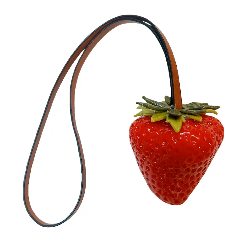 白 (1) Seedless Big Strawberry Pendant With Leather Cord - 3 Gradient Color Options, Realistic Bag Charm & Decorative Hanging Ornament - 图片 1