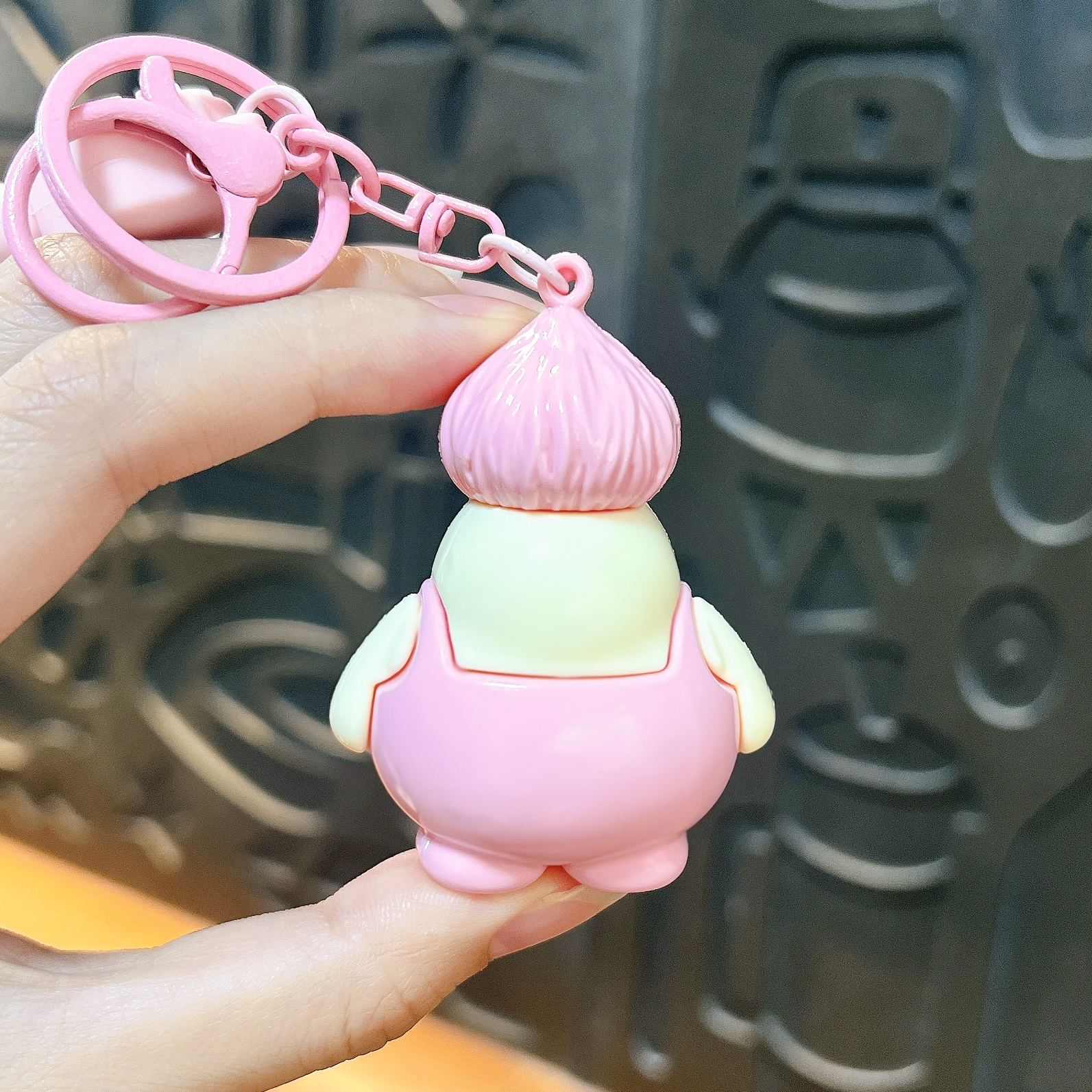 artifact keychain chubby explosive hair doll keychain cute PVC cartoon doll bag charm