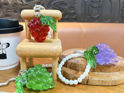 Cute transparent resin grape keychain with pearl chain and heart carabiner, fruit bag charm