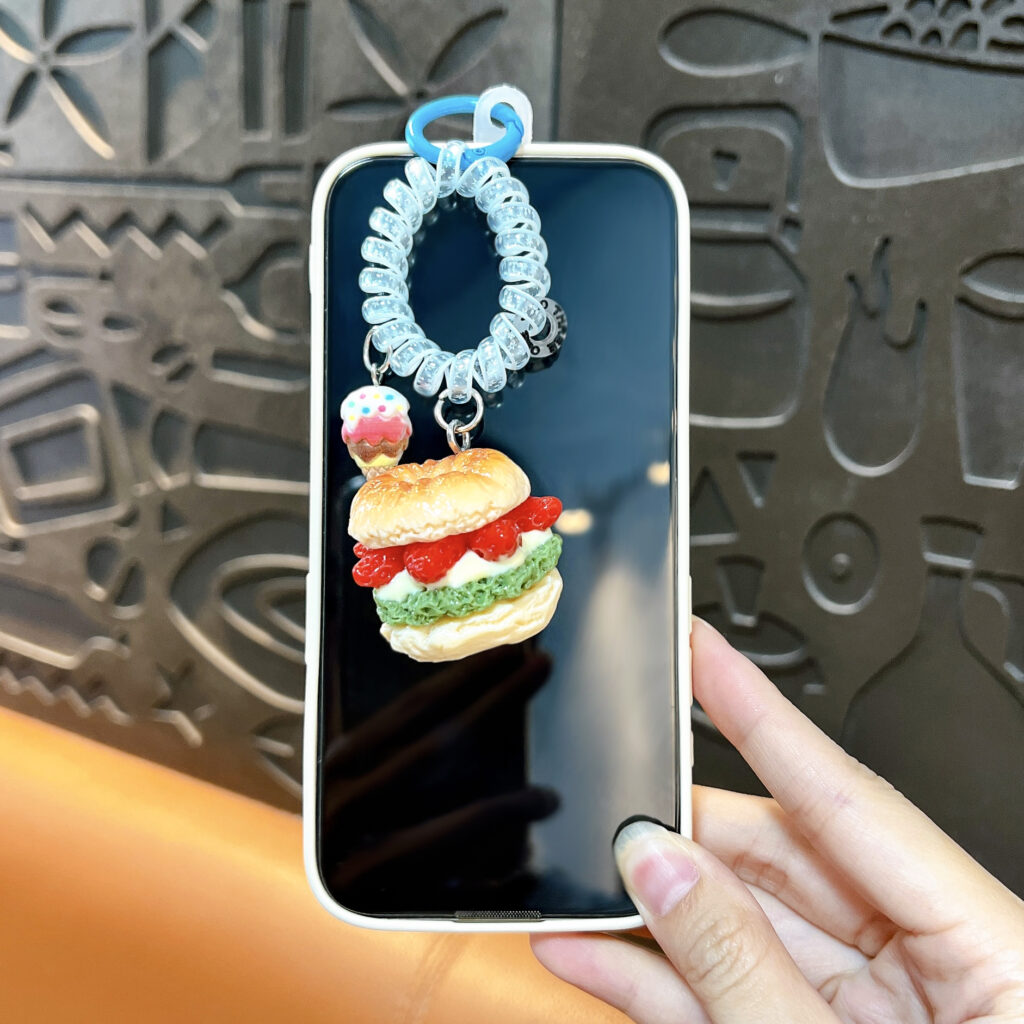 custom bagel burger keychain resin simulation food bag charm promotional gift